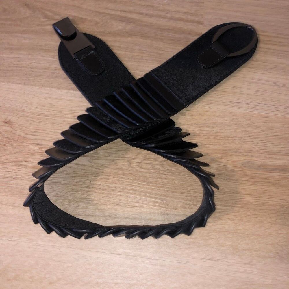 CHICOS PLEAT ACCORDIAN BLACK LEATHER RIPPLE D RING BUCKLE BELT WOMENS SIZE SMALL